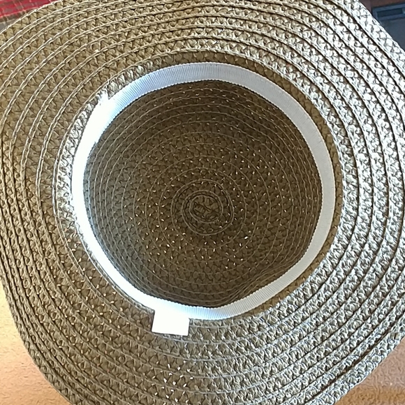 Floppy hat - Picture 3 of 3